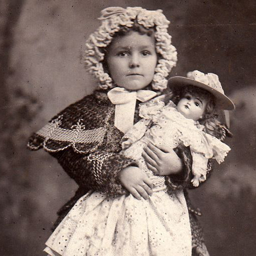 Тайны старинной куклы: история прошлого и секреты будущего